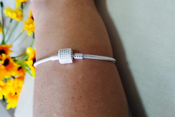 Pulseira para Berloques Tambor Cravejado Zircônia Frente em Prata 925 - Image 3