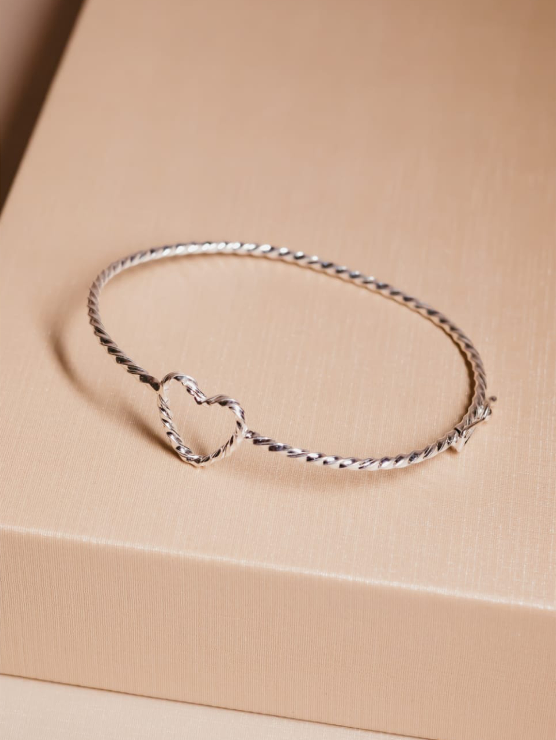 Bracelete Fio Trançado Coração em Prata 925