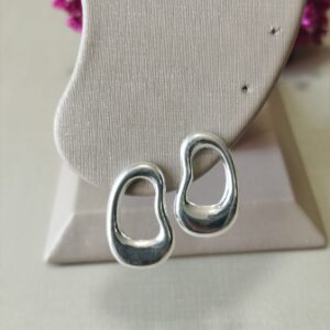 Brinco Orgânico Vazado em Prata 925