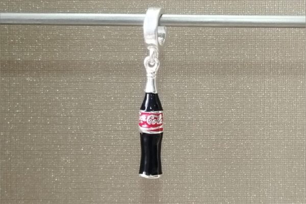 Berloque Coca Cola em Prata 925 - Imagem 3
